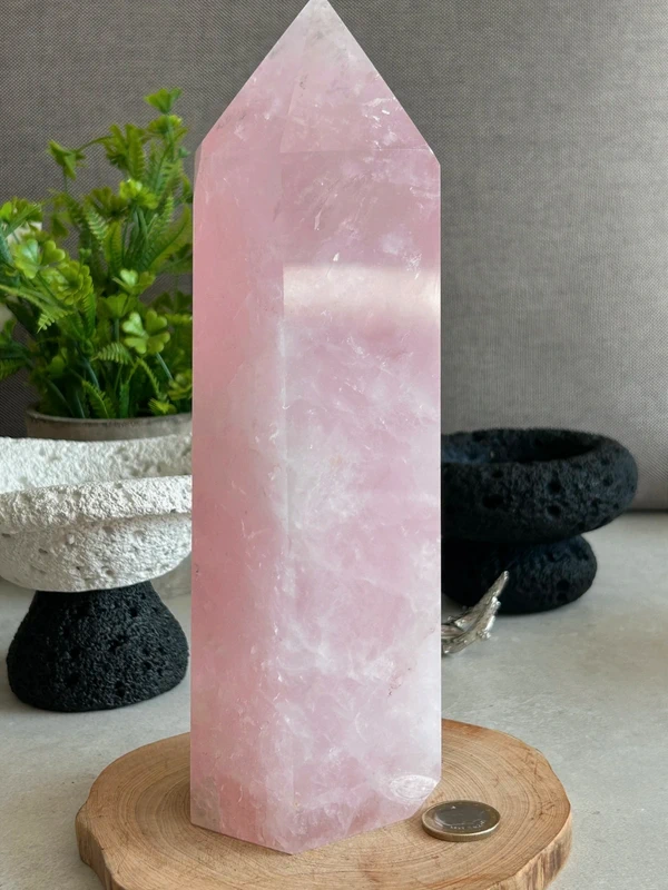 1777625574-1.webp Large natural rose quartz column