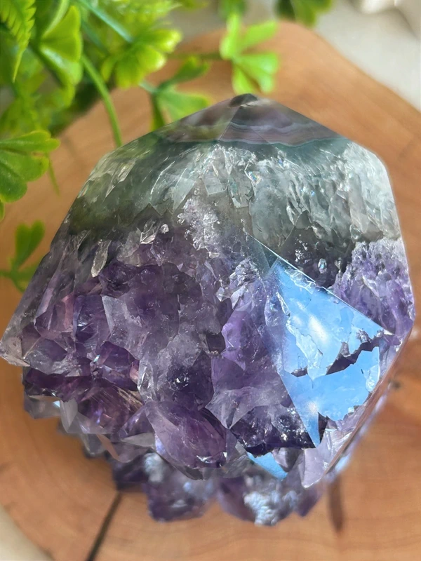 Pieza de Amatista • Tipo Hexagonal • Cristales