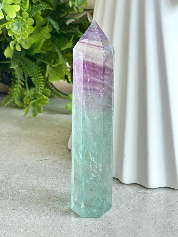 Bicolor column fluorite