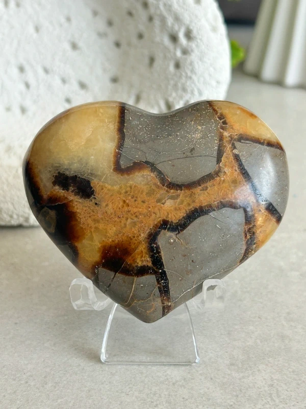1777810719.webp Large Natural Septarian Dragon Heart