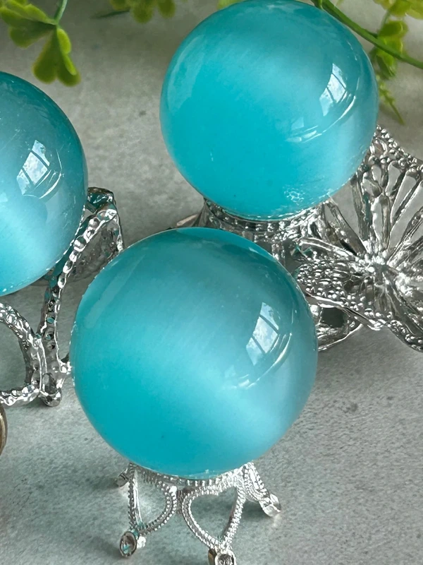 Esfera ojo de gato azul hielo