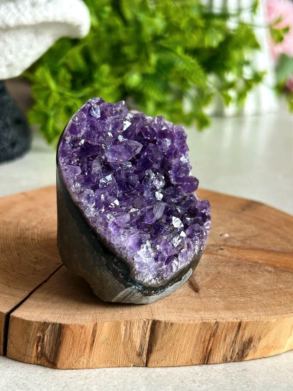 Amatista violeta intensa • cristal • pieza decorativa
