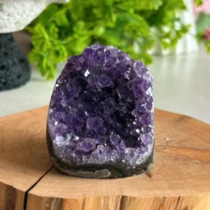 Amatista violeta intensa • cristal • pieza decorativa