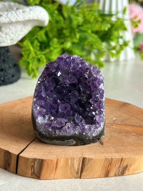 Amatista violeta intensa • cristal • pieza decorativa