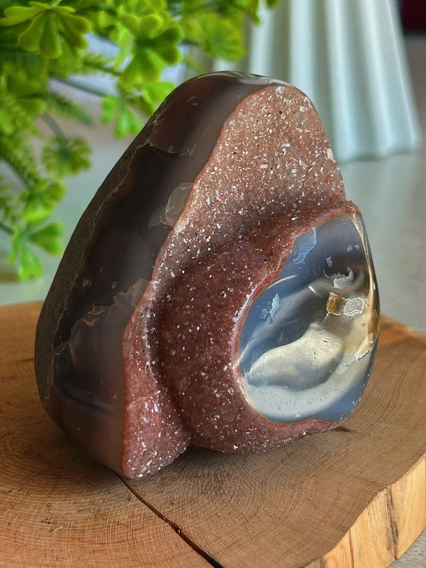 Red druse • Natural agate geode