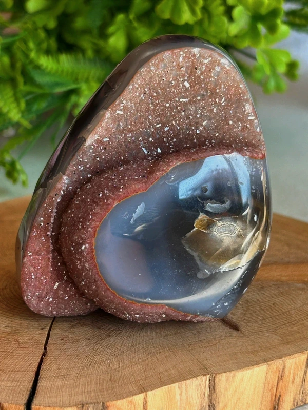 Red druse • Natural agate geode