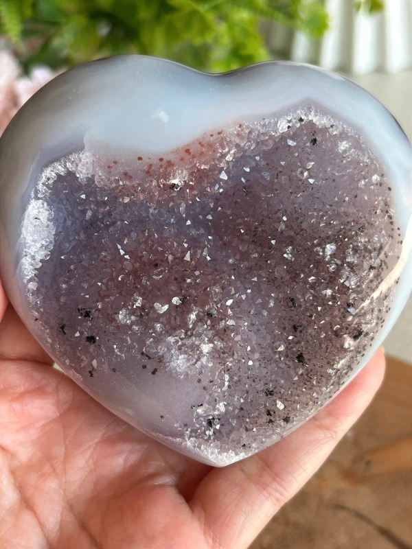 Corazón de ágata natural con drusa
