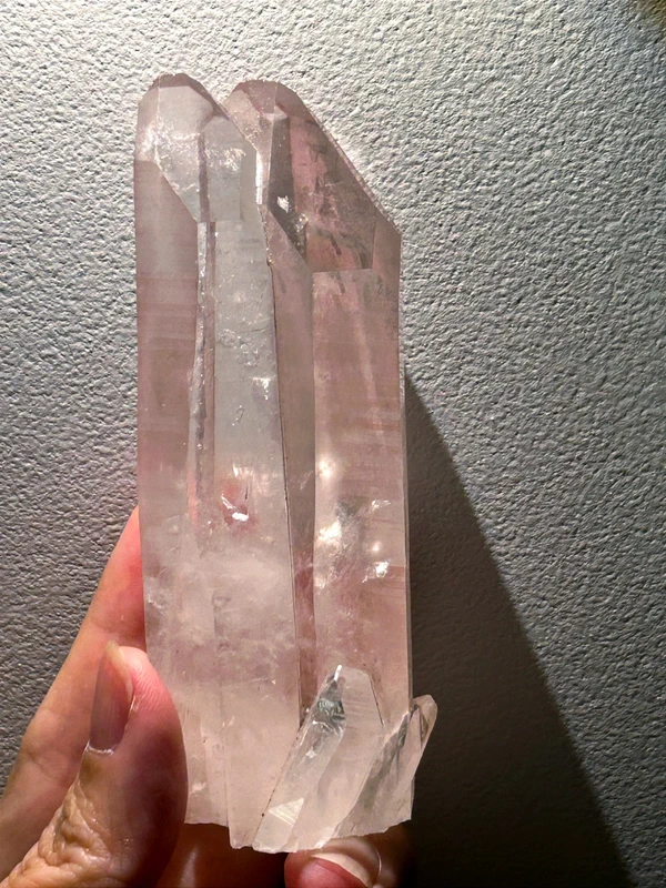 Cuarzo rosa natural "Twin Crystal"