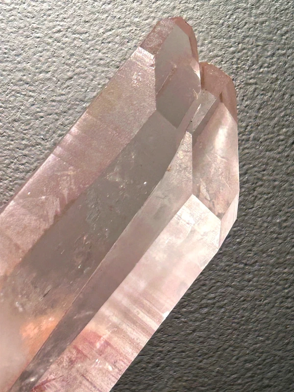 Cuarzo rosa natural "Twin Crystal"