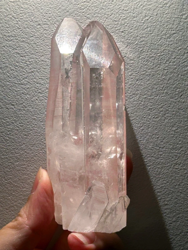 Cuarzo rosa natural "Twin Crystal"