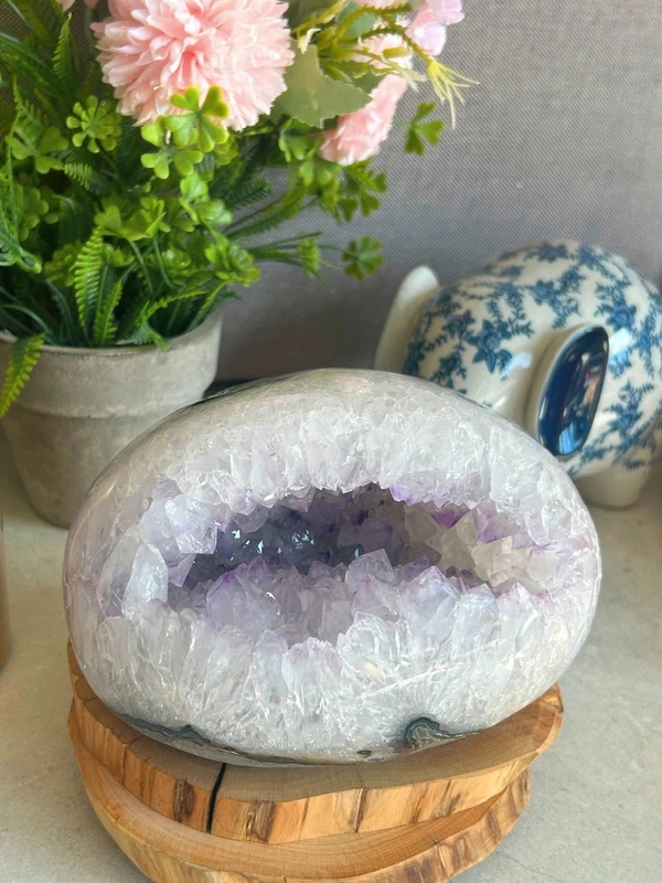 Large “Smile” Natural Quartz Geode