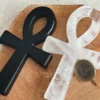 Ankh de cuarzo blanco natural
