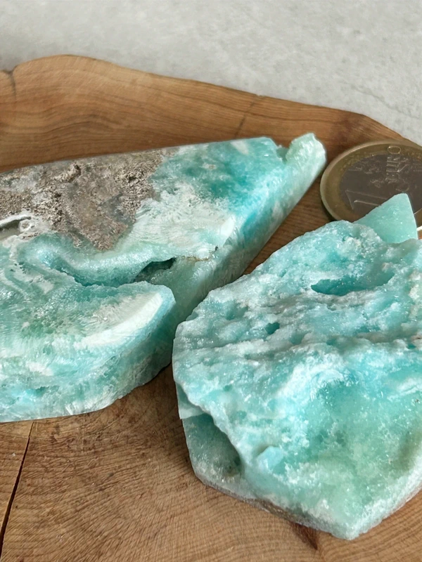 1778715102-1.webp Torre de Aragonite azul natural