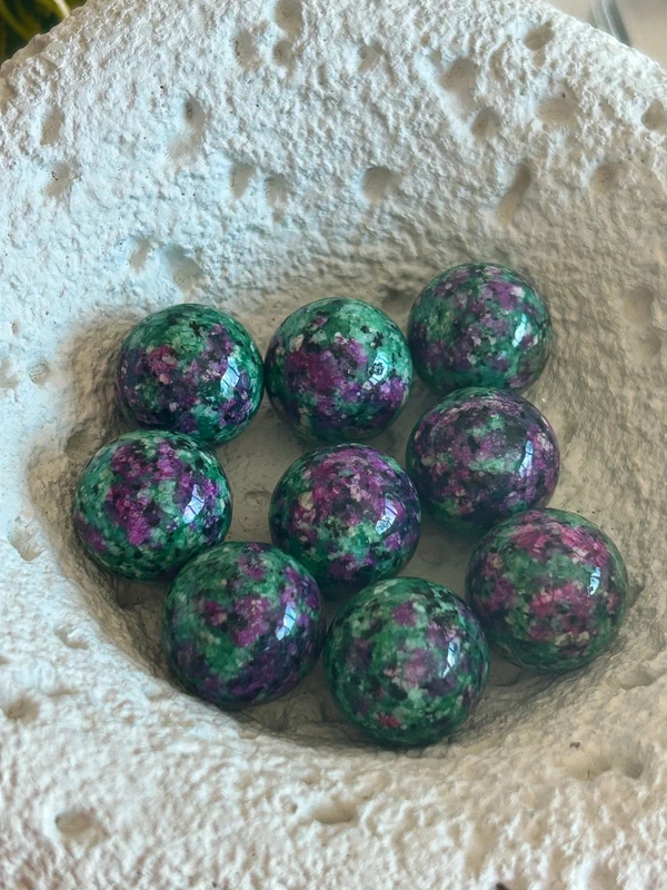Ruby Garden Natural 🌿 “7 Stars” UV-Reactive Sphere Set