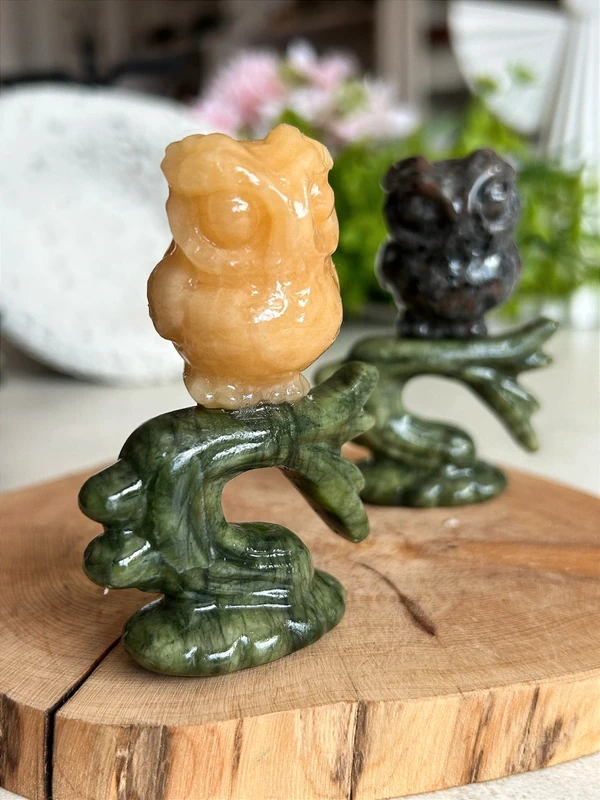 Owl on a branch • natural yellow calcite