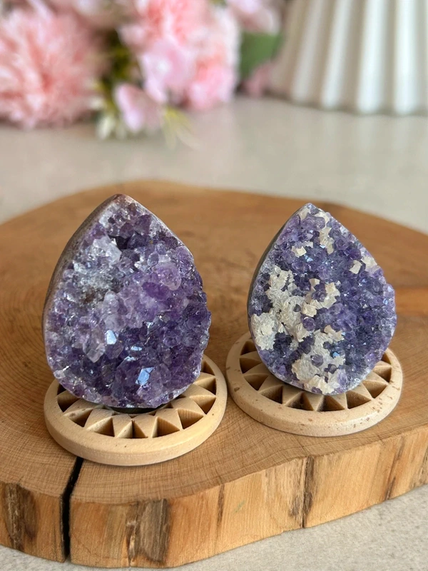 Natural amethyst egg