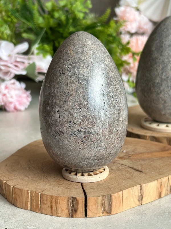 1779382544-4.webp Dinosaur Egg Stone · huevo Jurassic natural