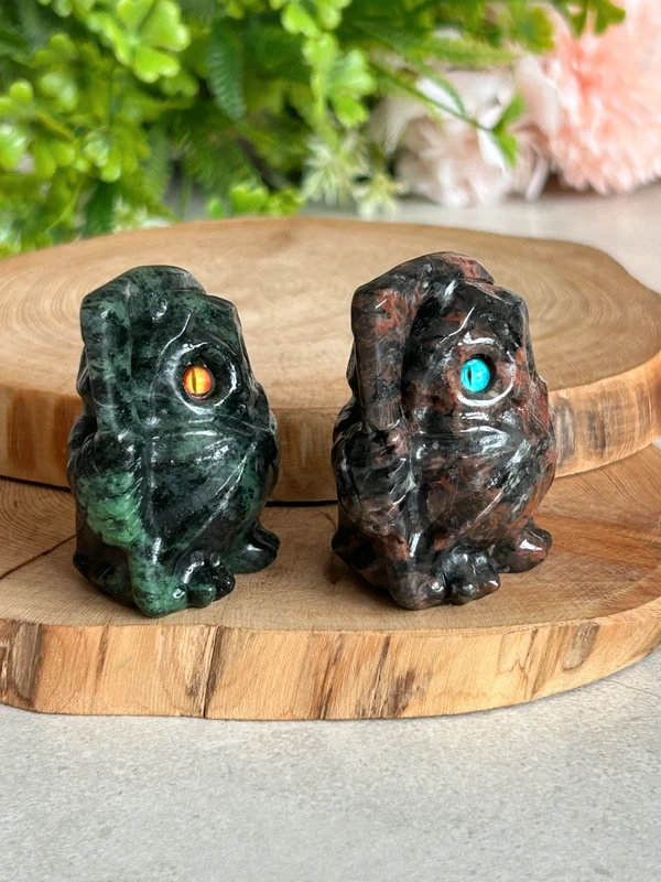 Búho guardián · Zoisita verde / Mahogany Obsidian