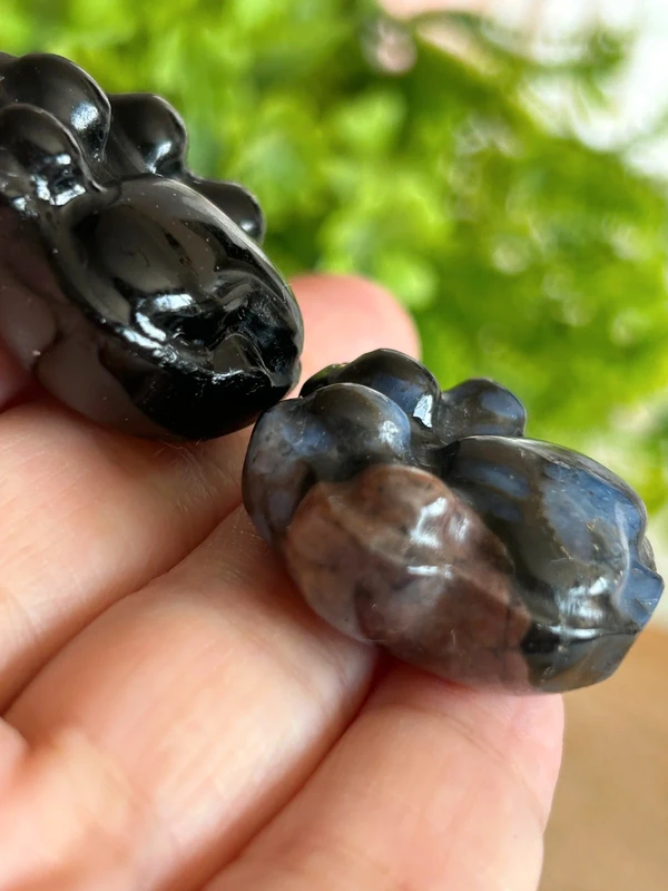 Patita de mascota de obsidiana natural