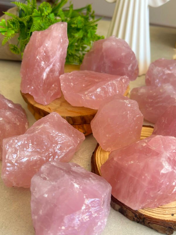 Cuarzo rosa natural en bruto • cuarzo rosa gemmy natural • Mineral crudo • cristal decorativo