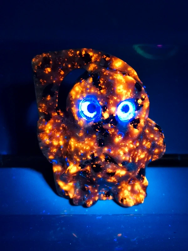 1779834942.webp Buho guardian tallado en piedra de fuego natural