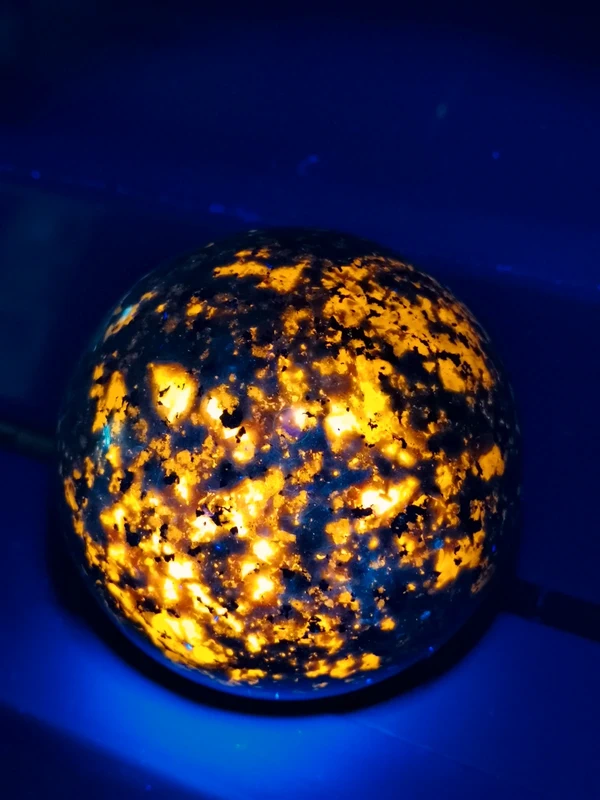 Esfera de piedra Fire Mountain natural