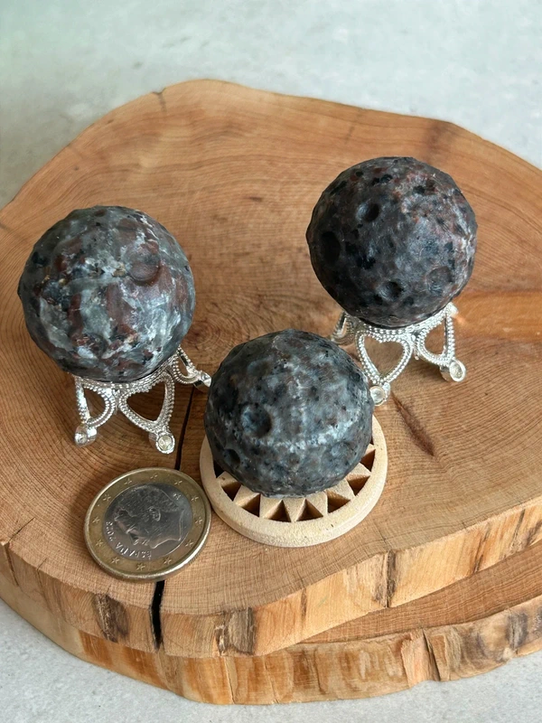 Esfera lunar Fire Mountain UV natural