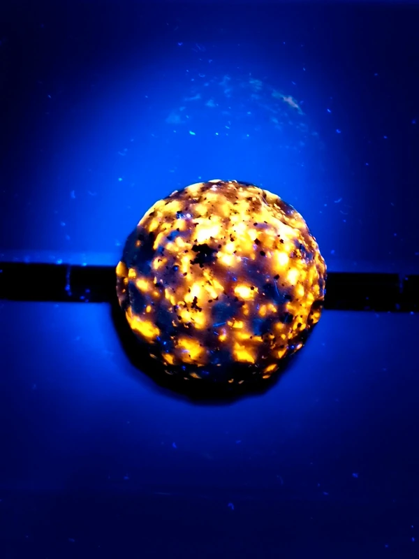 Esfera lunar Fire Mountain UV natural