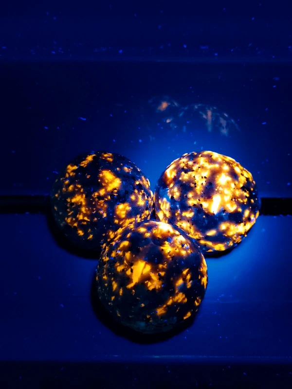 Esfera lunar Fire Mountain UV natural