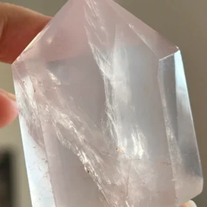 1779924962.webp Punta de cuarzo rosa transparente natural hexagonal