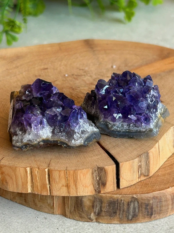 Pareja de amatistas naturales - violeta intenso