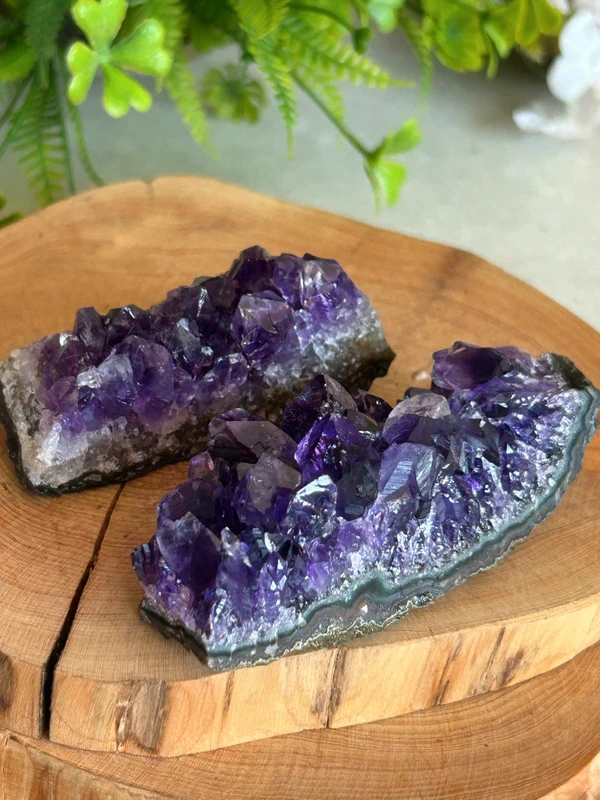 Pieza de amatista natural - violeta intenso 88g
