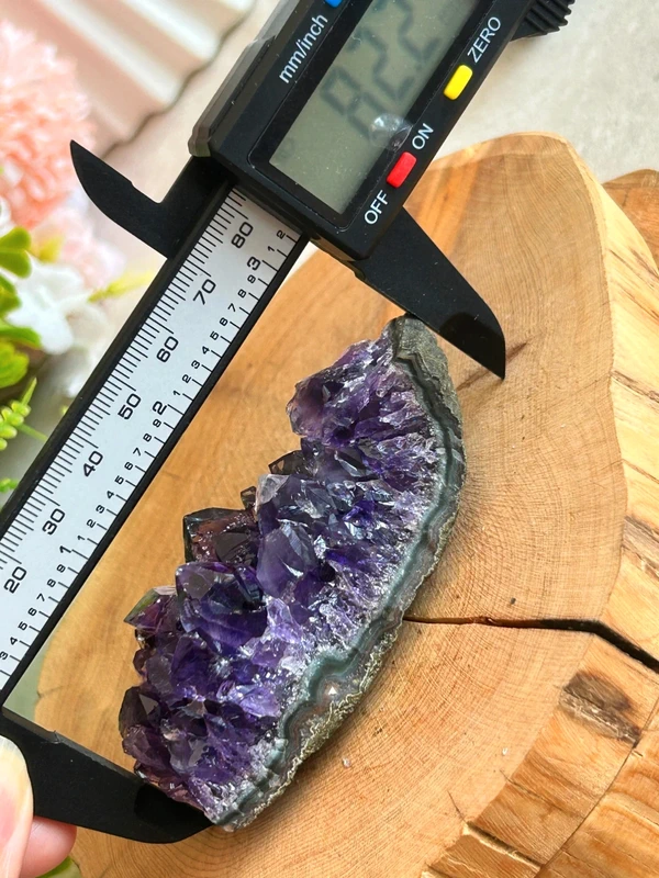 Pieza de amatista natural - violeta intenso 88g