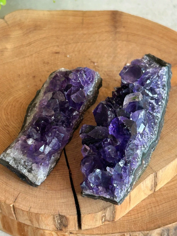 Pieza de amatista natural - violeta intenso 74g