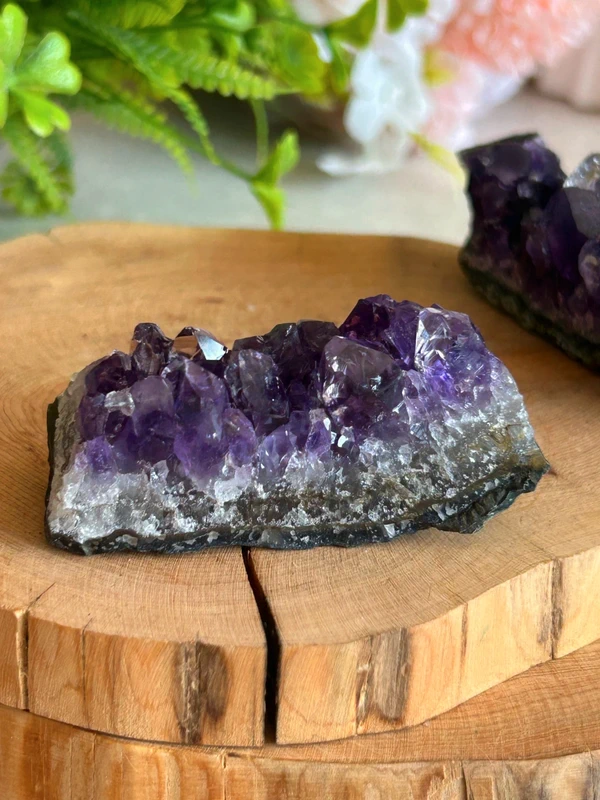 Pieza de amatista natural - violeta intenso 74g