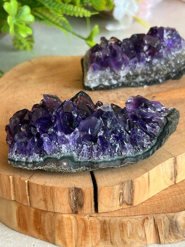 Pieza de amatista natural - violeta intenso 88g