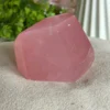 Bloque facetado de cuarzo rosa natural - Madagascar 411g