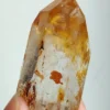 Cristal del Himalaya natural con inclusiones doradas