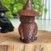 Buho brujo tallado en obsidiana natural - con sombrero de mago