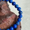 Pulsera de lapislazuli royal blue con vetas doradas