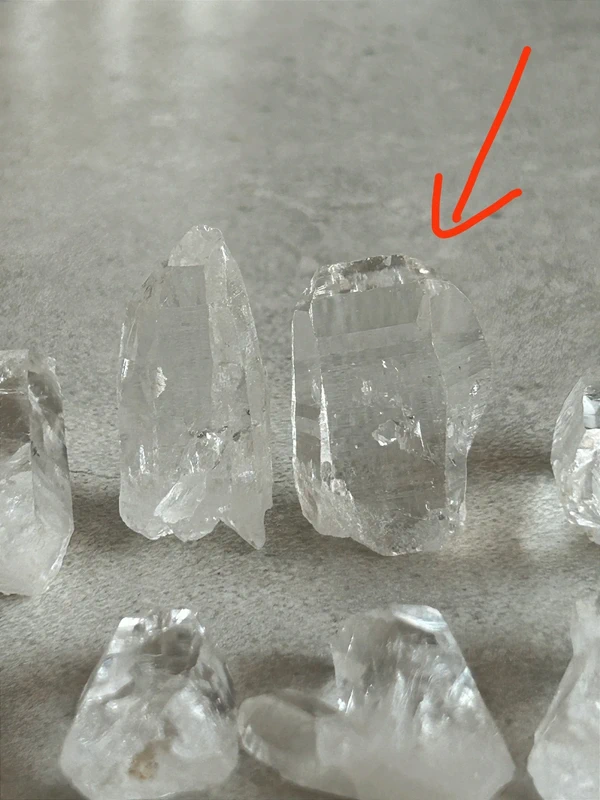 Cristal lemuriano natural con lineas akashicas - pequeno