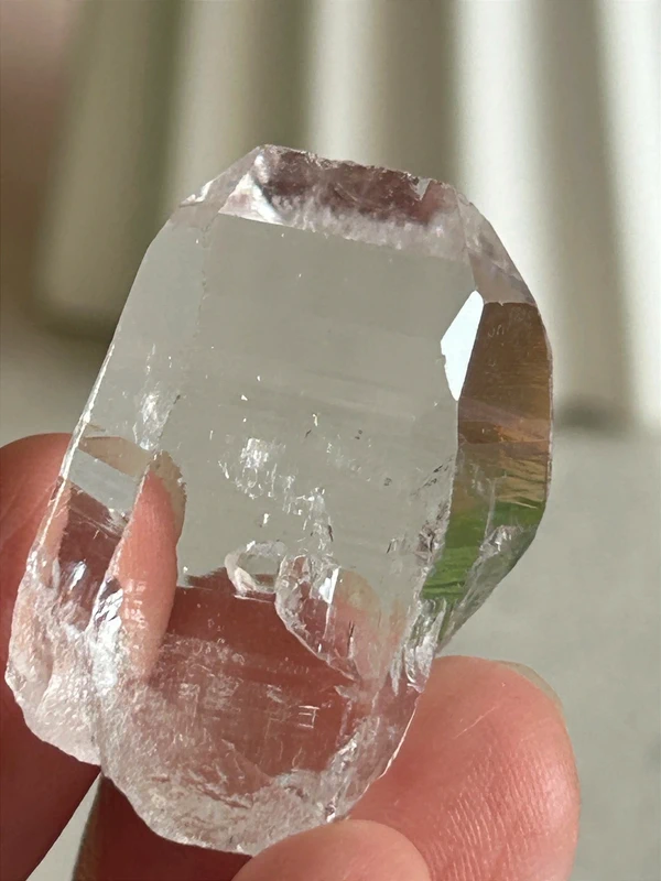 Cristal lemuriano natural con lineas akashicas - pequeno