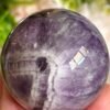 Esfera Chevron Amethyst Phantom AAA Natural · Doble Triángulo Phantom · Rainbow Crystal Ball · Mineral de Colección y Decoración