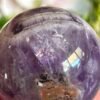 Esfera Chevron Amethyst Phantom AAA Natural · Doble Triángulo Phantom · Rainbow Crystal Ball · Mineral de Colección y Decoración