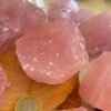 Cuarzo Rosa Natural en Bruto Gemmy · Mineral Decorativo y Piedra de Amor · Healing Stone Meditación · Piedra Energética · Parte 2